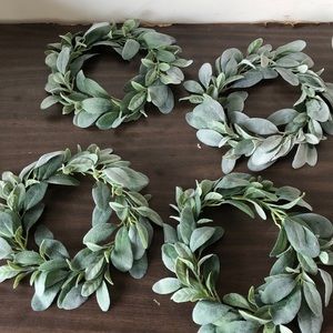 Wedding decor: 4 wreaths